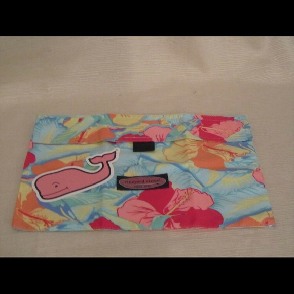 Vineyard Vines Hummingbird Medium (M) Chappy Swim Trunks - Picture 3 of 3